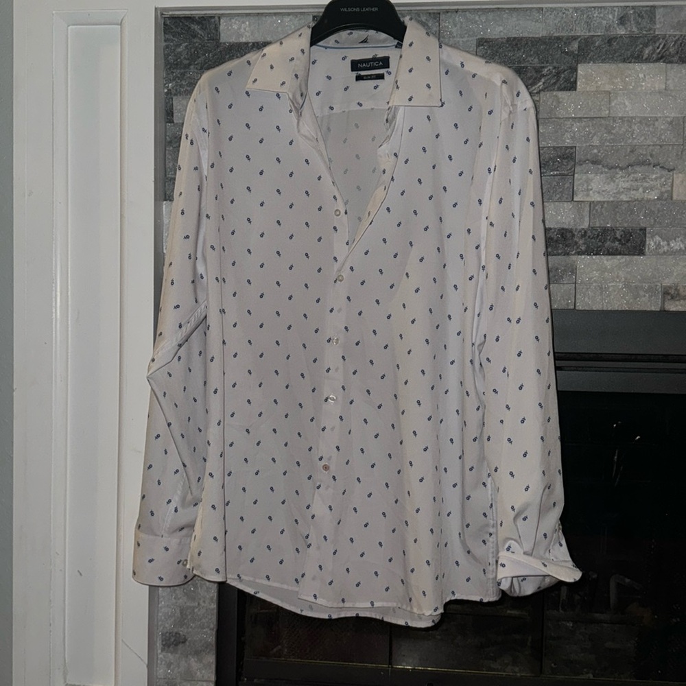 Men’s XL Button Up Náutica Slim fit Shirt